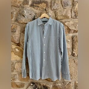 Banana republic blue white stripe button down size large slim fit